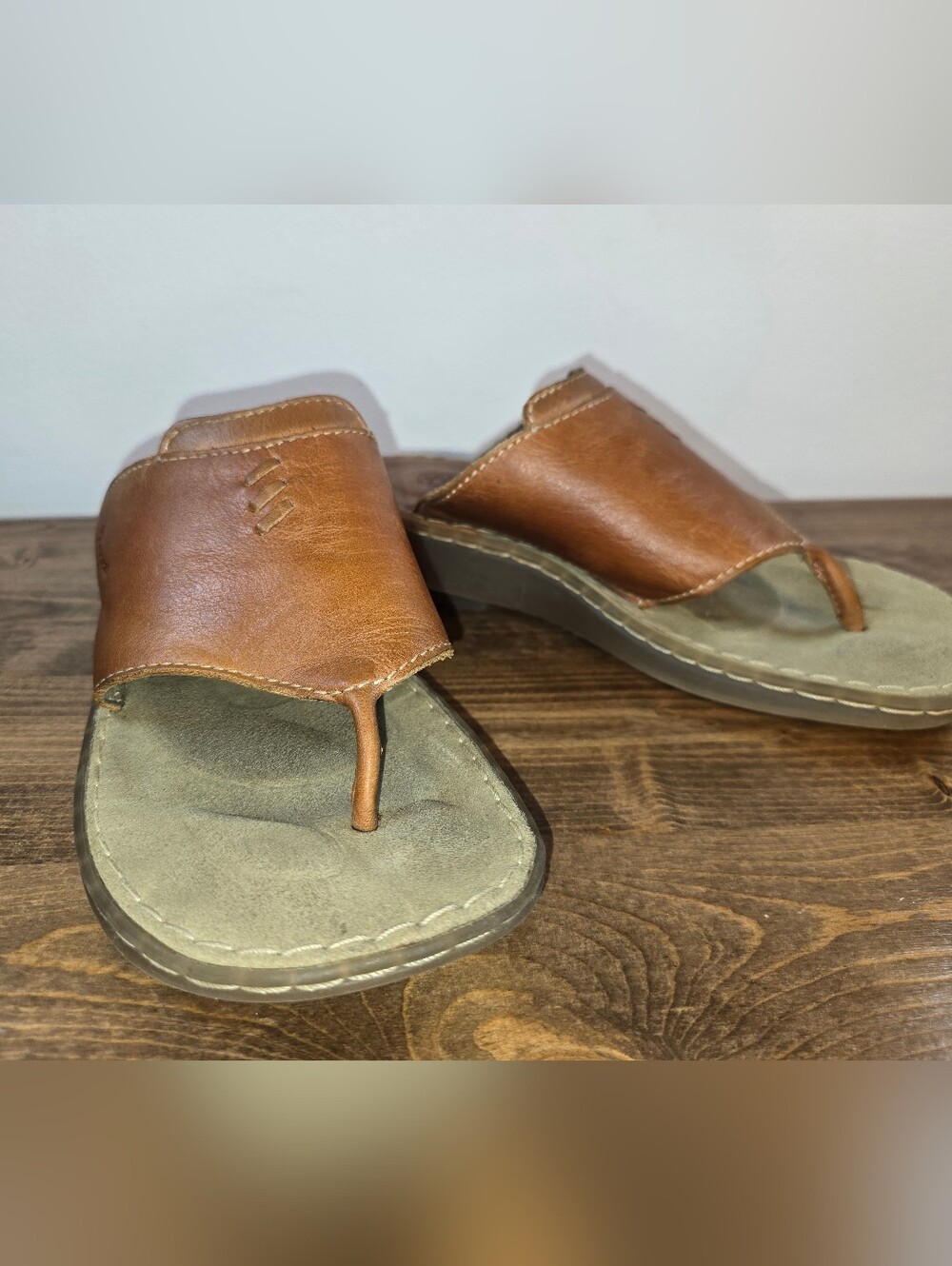 Dr. Martens Tan Leather Thong Sandals Women's Size 5
